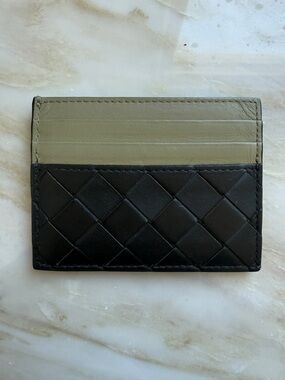 Bottega Veneta Two-Tone Woven Leather Card Holder - Black and Taupe